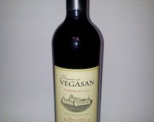 Spanish wine stain the domain Tinto Vegasan 2013